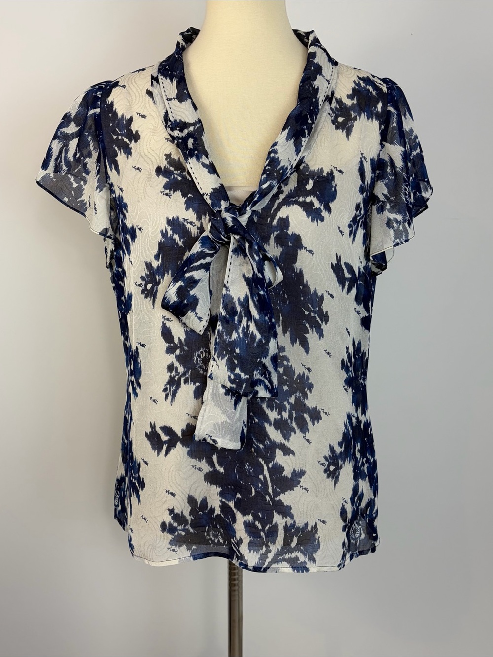 St. John Silk 2 Pc Champagne Cami Grey Navy Blue V-Neck Tie Neck Blouse Set 10
